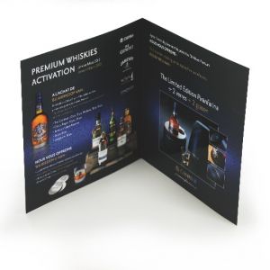 Brochure pelliculée soft touch avec vernis UV